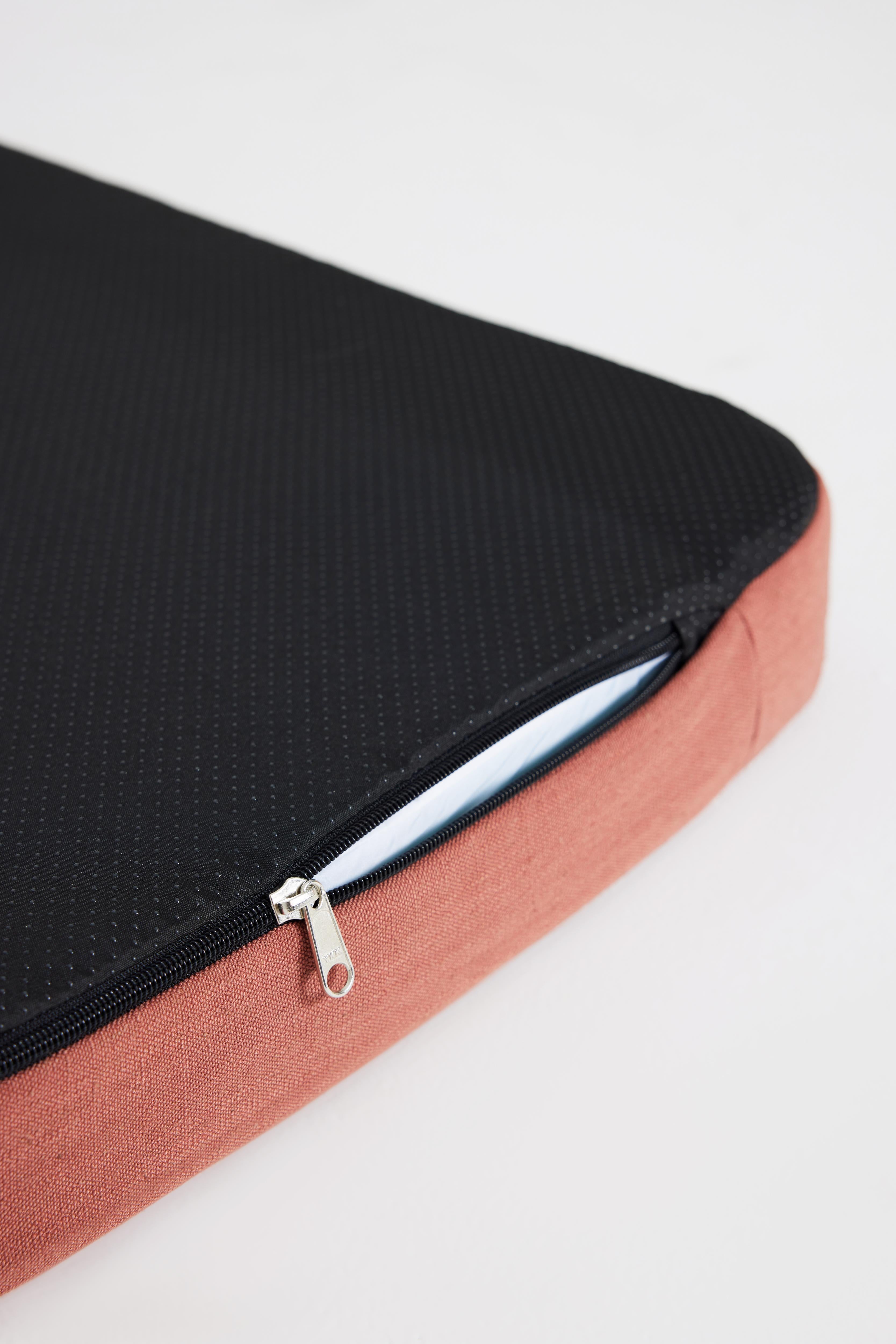 Liquid Protection: Inner Waterproof Liner
